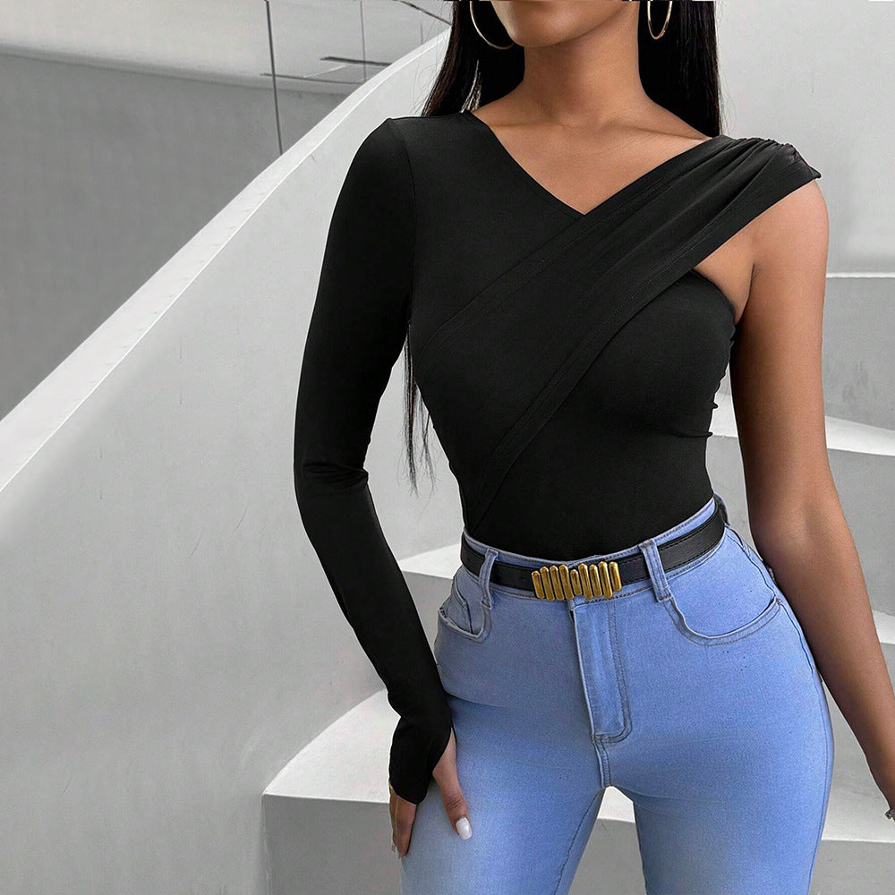 Kvinnors långärmad bodysuit med asymmetrisk skärning och elegant snurrdesign Mirla-Eva Jonsson