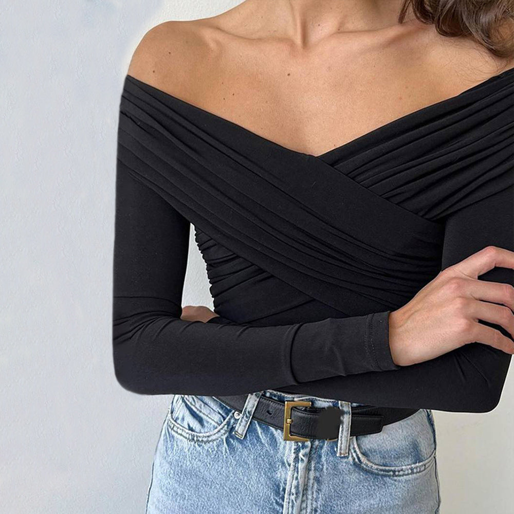 Kvinnors långärmad bodysuit med chic off-shoulder design och raffinerad drapering detaljer Mirla-Eva Jonsson