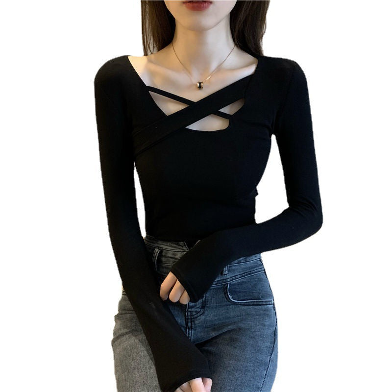 Kvinnors långärmad bodysuit med modern korsdesign i halsringningen-Eva Jonsson