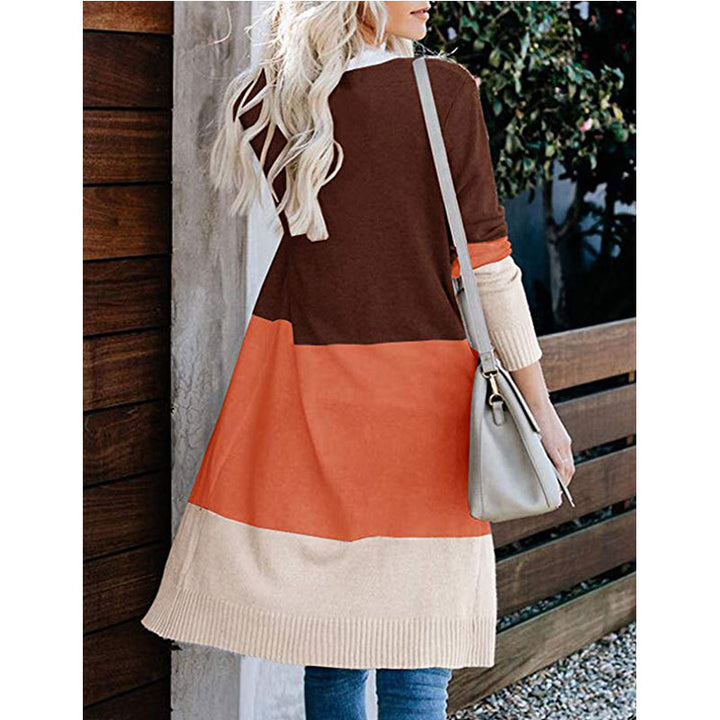 Kvinnors långärmad cardigan i modern färgblockdesign Mirla-Eva Jonsson