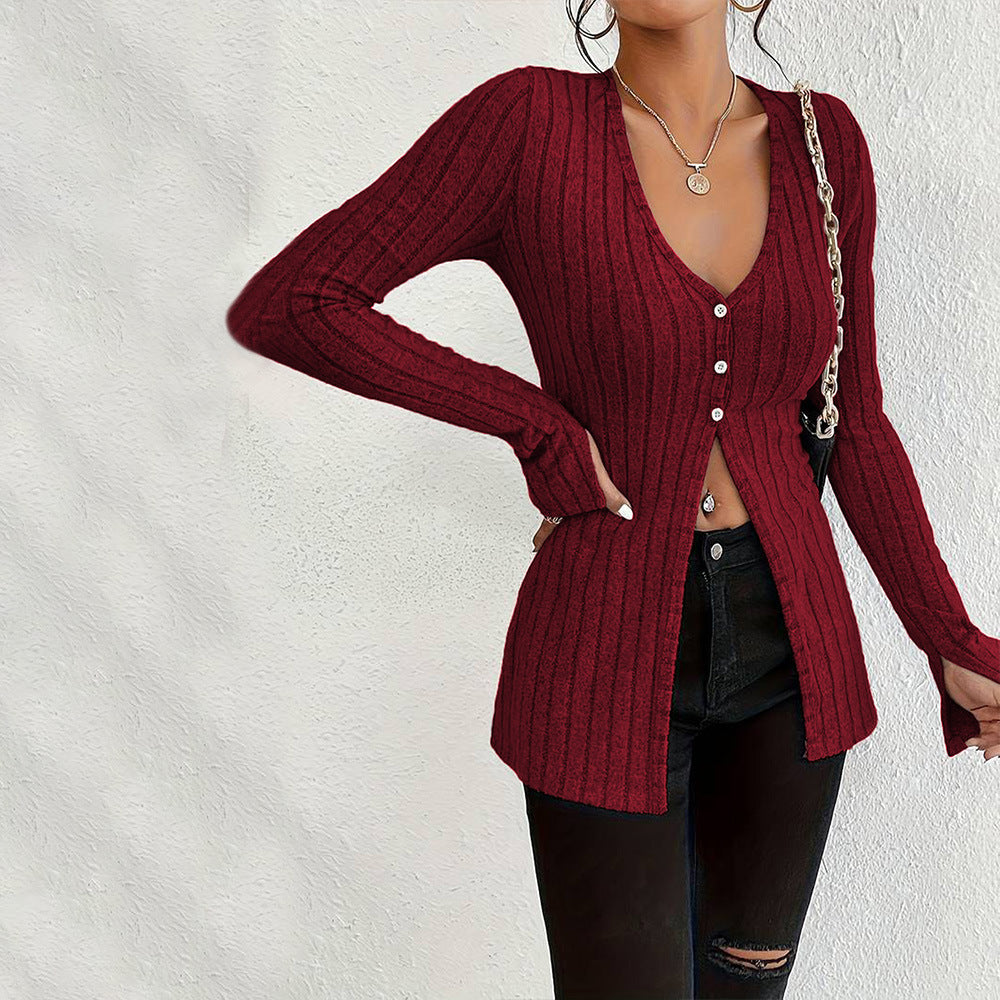 Kvinnors långärmad cardigan med fin ribbad textur och eleganta knappdetaljer Mirla-Eva Jonsson