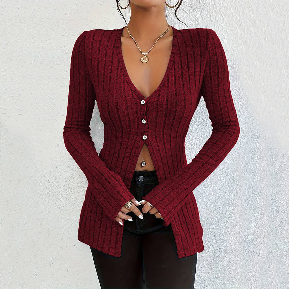 Kvinnors långärmad cardigan med fin ribbad textur och eleganta knappdetaljer Mirla-Eva Jonsson