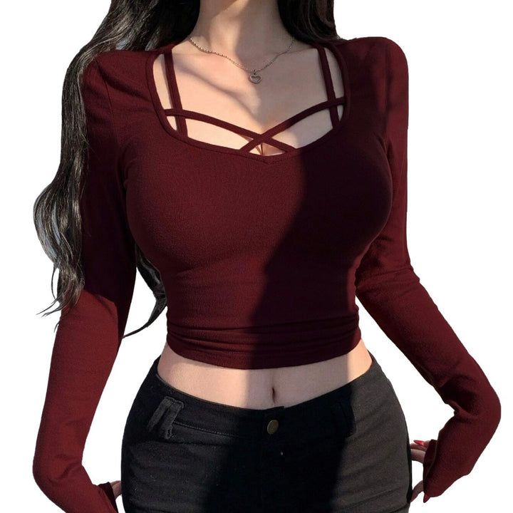 Kvinnors långärmad crop top med elegant skärning och dekorativ knut Mirla-Eva Jonsson