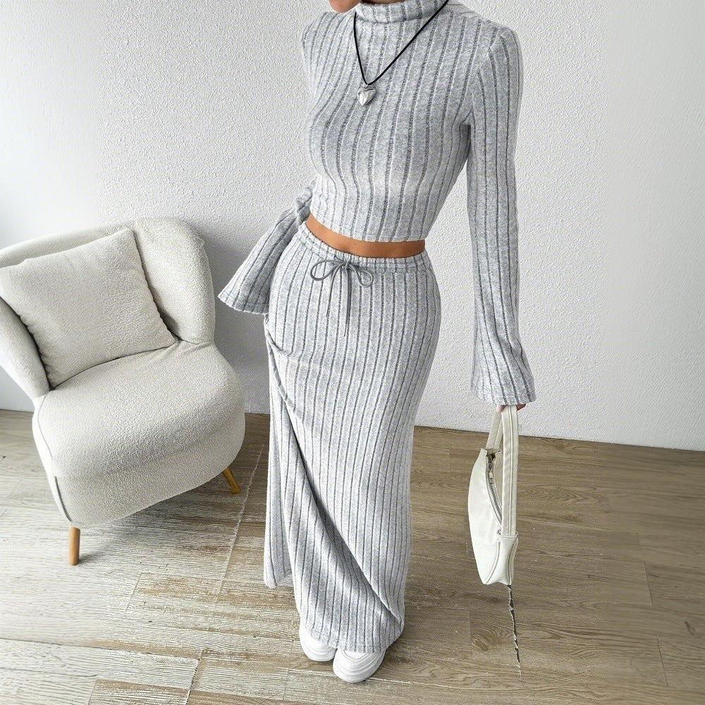 Kvinnors långärmad crop top och maxikjol set med elegant ribbad textur Mirla-Eva Jonsson