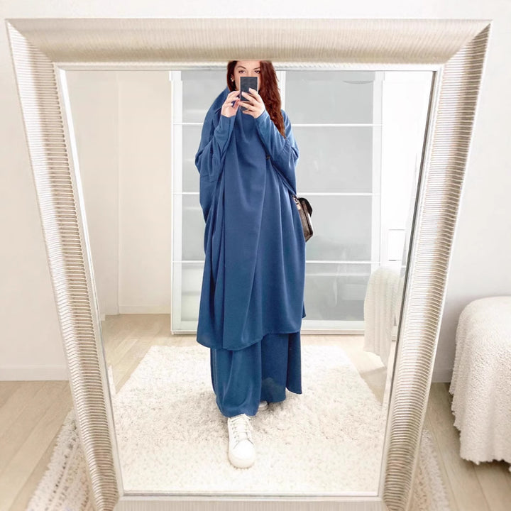 Kvinnors långärmad kaftan med elegant snitt och bred design Mirla-Eva Jonsson