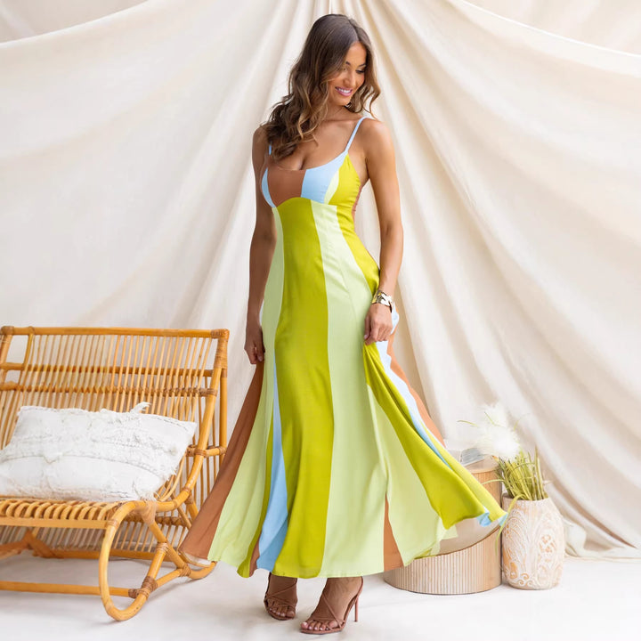 Kvinnors långärmad klänning med sidoklyvning och elegant draperingseffekt Mirla-Eva Jonsson