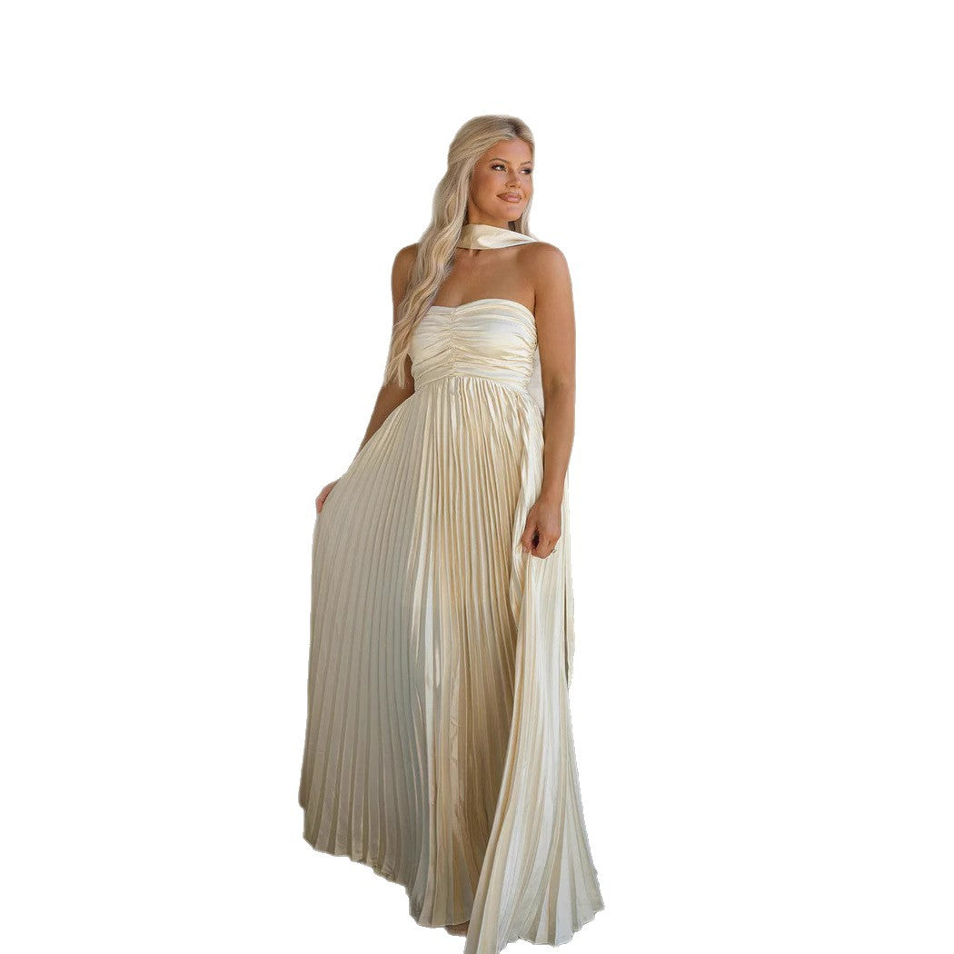 Kvinnors långärmad maxikjol med elegant plisserad kjol och off-shoulder silhuett-Eva Jonsson