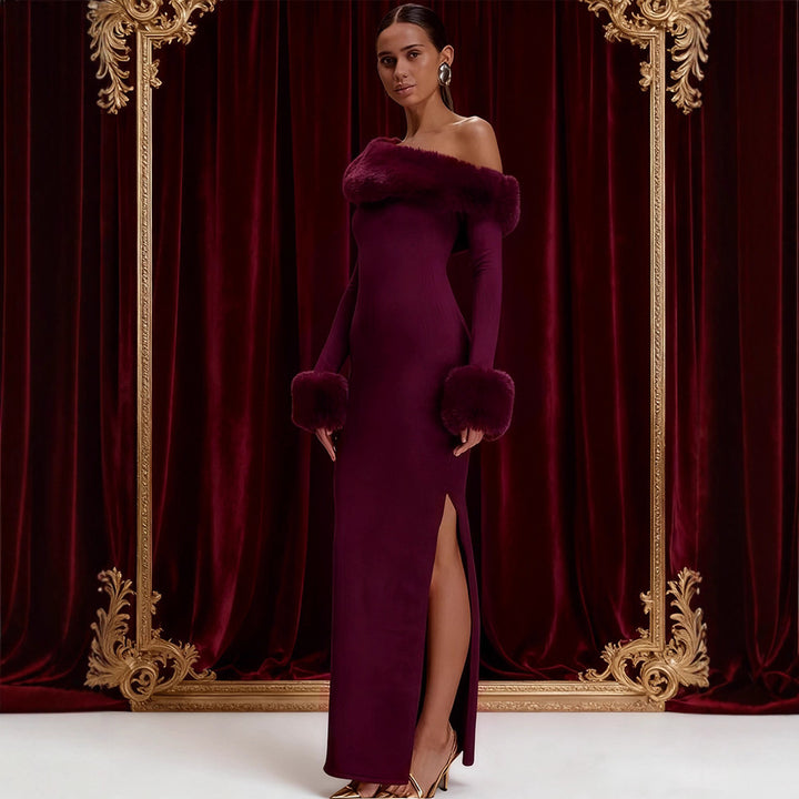 Kvinnors långärmad maxiklänning med off-shoulder-look och eleganta pälsaccenter-Eva Jonsson