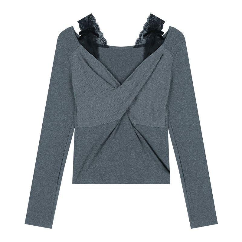 Kvinnors långärmad skjorta med elegant drapering och spetsdetaljer Mirla-Eva Jonsson