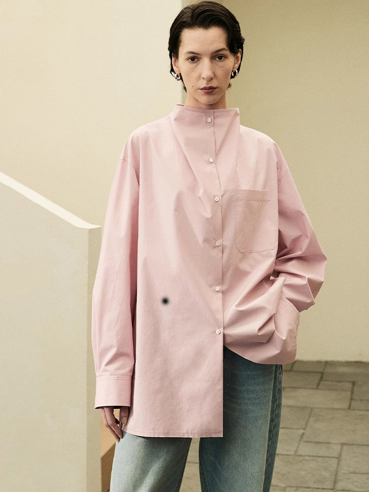 Kvinnors långärmad skjorta med minimalistisk knappslå och bröstficka Mirla-Eva Jonsson
