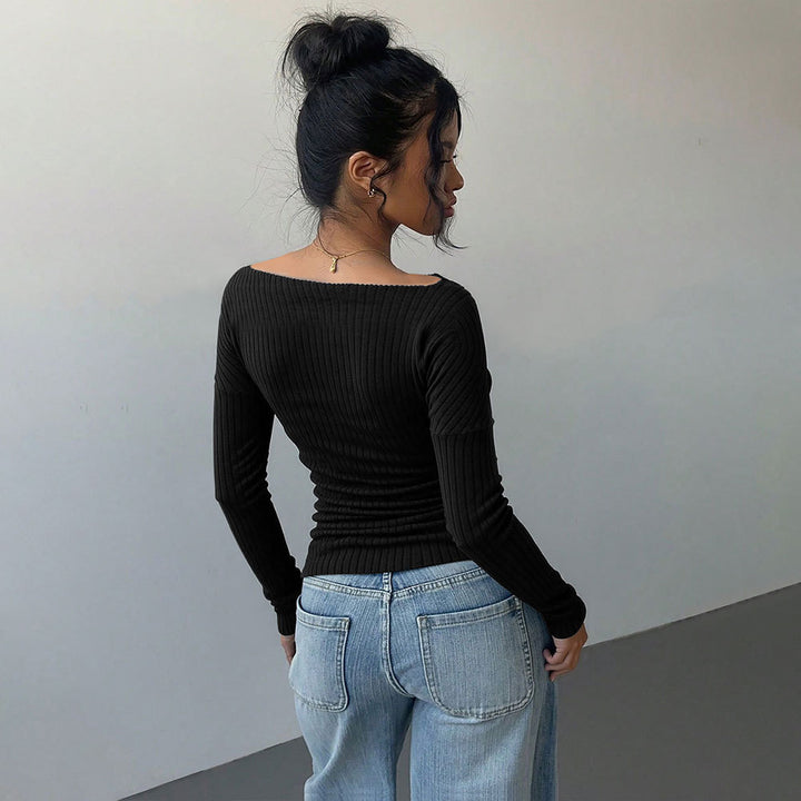 Kvinnors långärmad skjorta med off-shoulder passform och elegant samling Mirla-Eva Jonsson