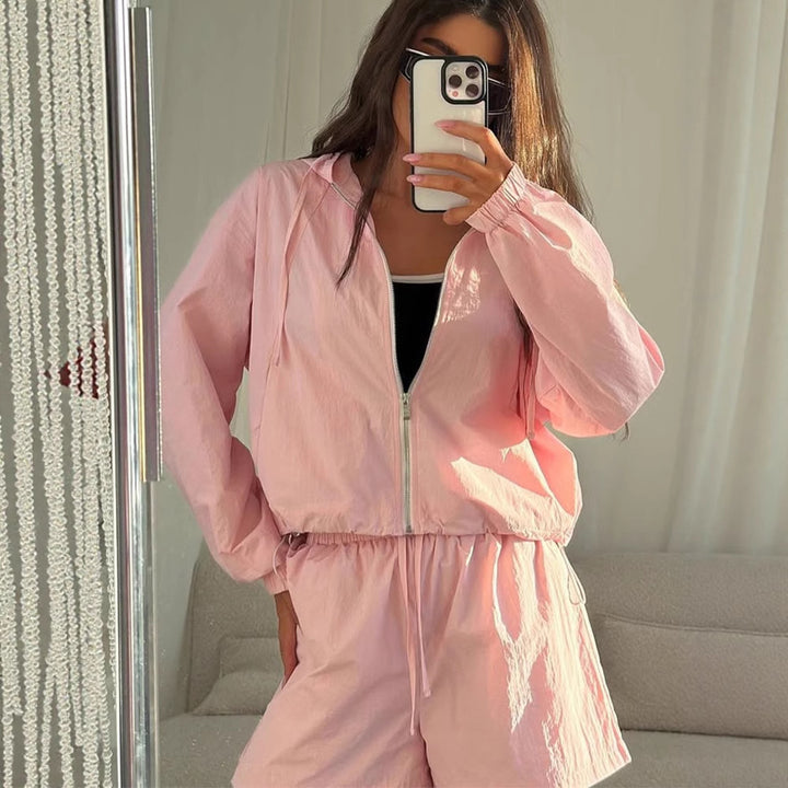 Kvinnors lätta sommarjacka och shorts-set med huva och dragkedja Mirla-Eva Jonsson