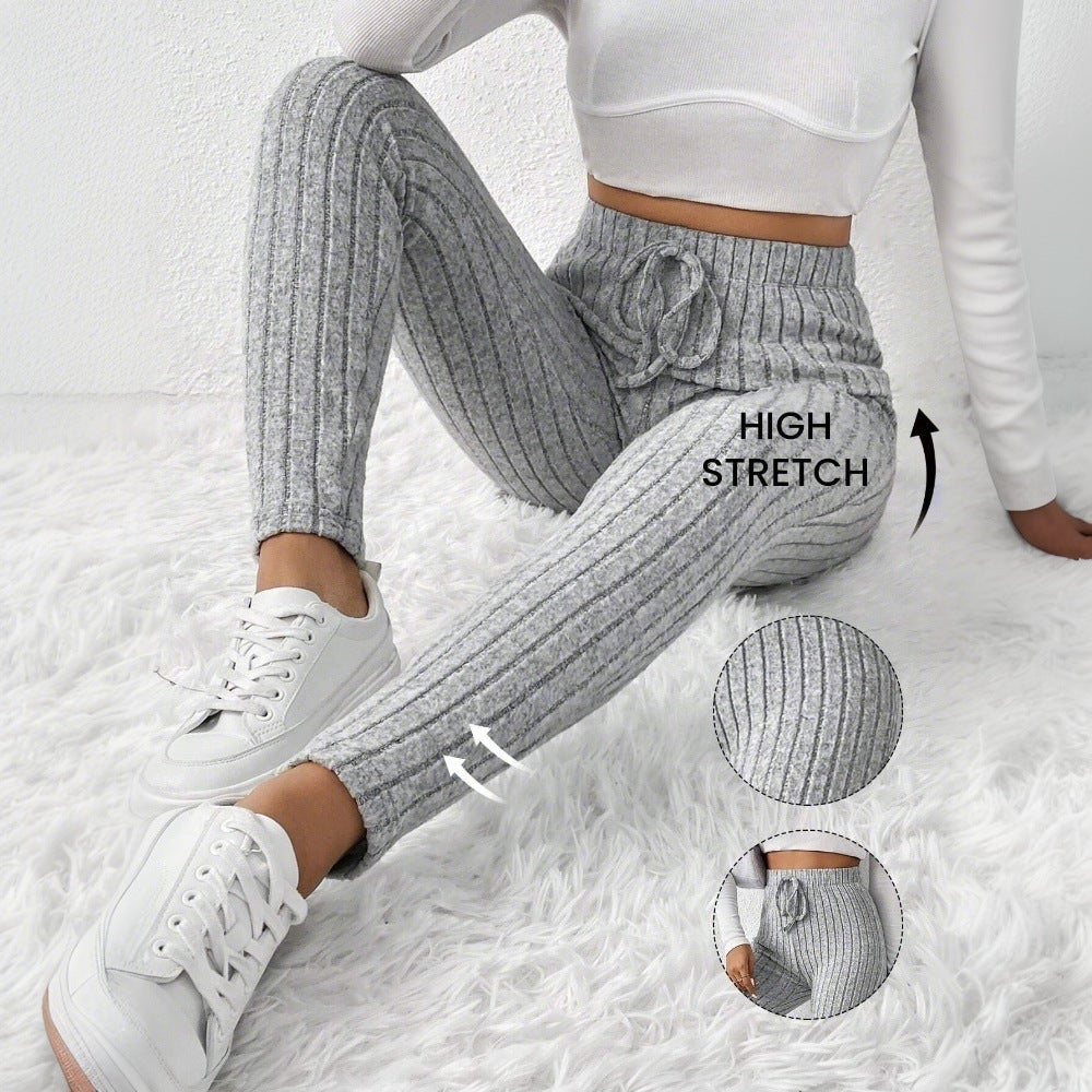 Kvinnors leggings med fint ribbat mönster och elastisk midja Mirla-Eva Jonsson