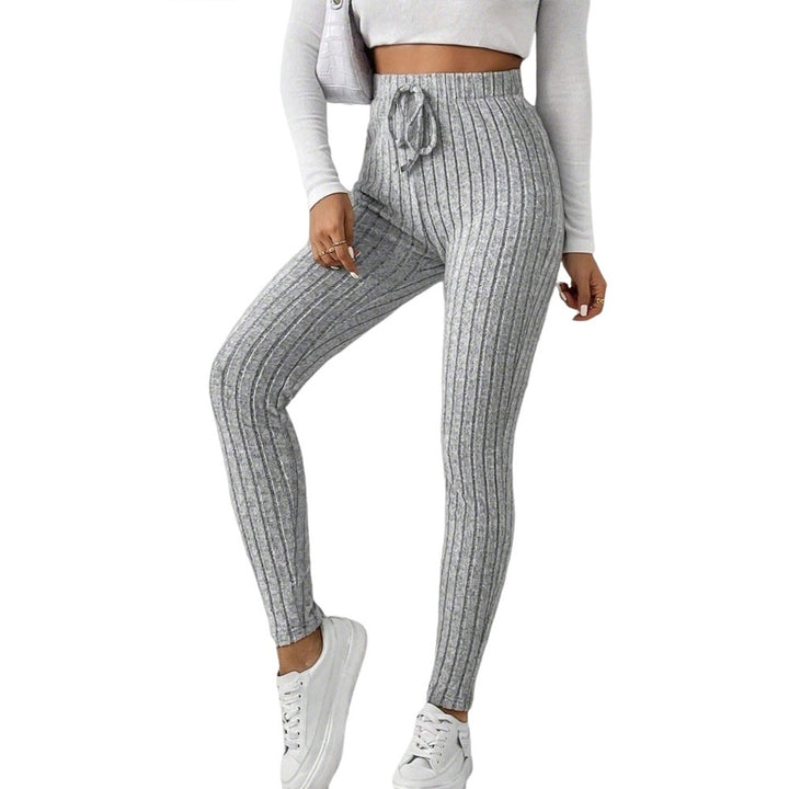 Kvinnors leggings med fint ribbat mönster och elastisk midja Mirla-Eva Jonsson