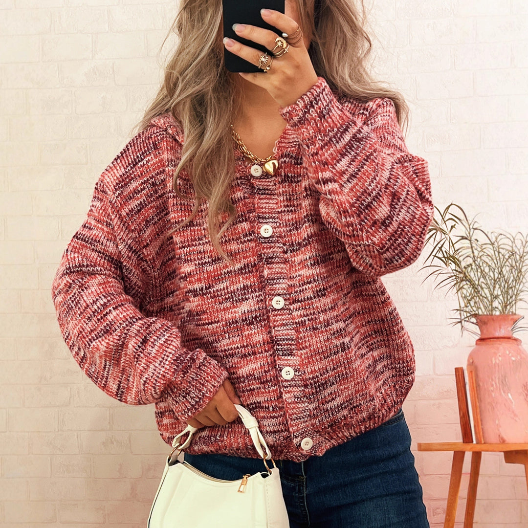 Kvinnors lekfulla stickade cardigan med färgglad texturerad mönster Mirla-Eva Jonsson