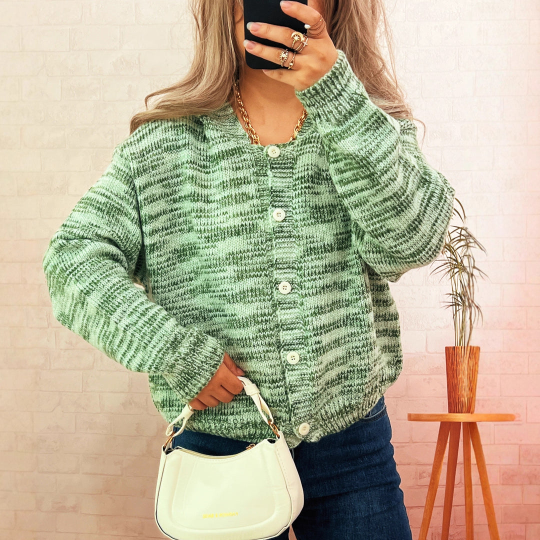 Kvinnors lekfulla stickade cardigan med färgglad texturerad mönster Mirla-Eva Jonsson