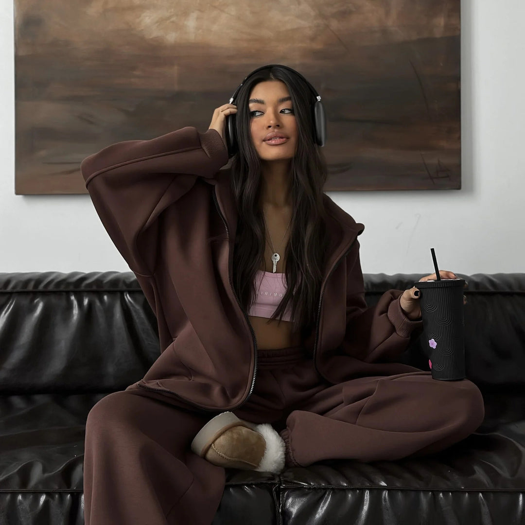 Kvinnors lösa hoodie och joggerkombination Mirla-Eva Jonsson