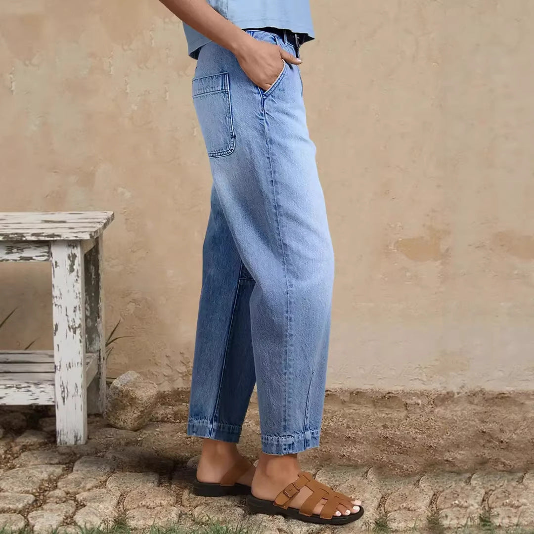 Kvinnors lösa jeans med stilren cropped passform och hög midja-Eva Jonsson