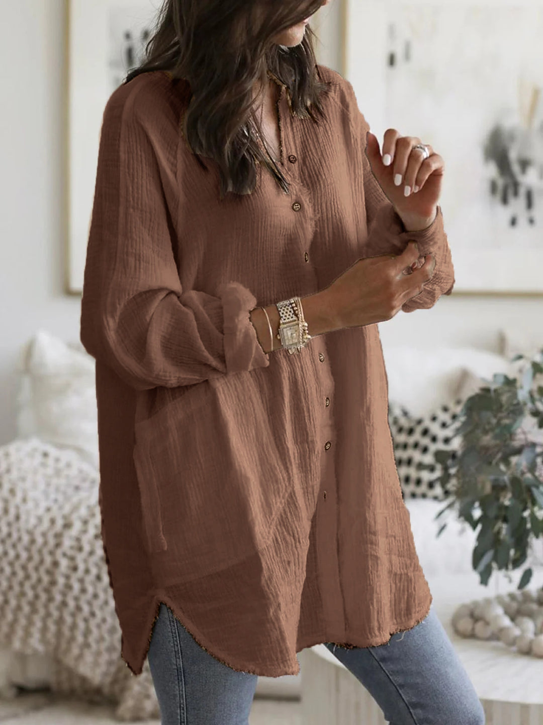 Kvinnors lösa långärmad blus med knappslå och bröstfickor Mirla-Eva Jonsson