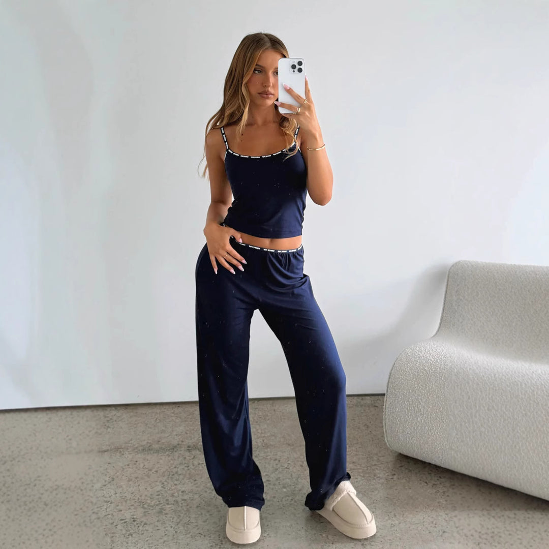 Kvinnors lounge set gjort av mjuk jersey med spaghetti band och breda ben-Eva Jonsson