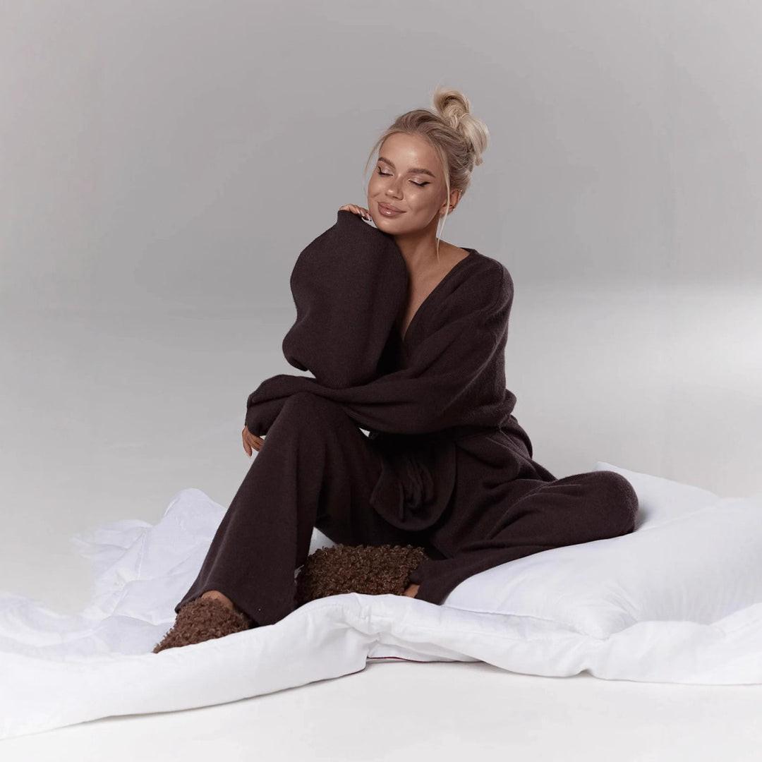 Kvinnors lounge set med avslappnad kimono topp och bekväma byxor Mirla-Eva Jonsson