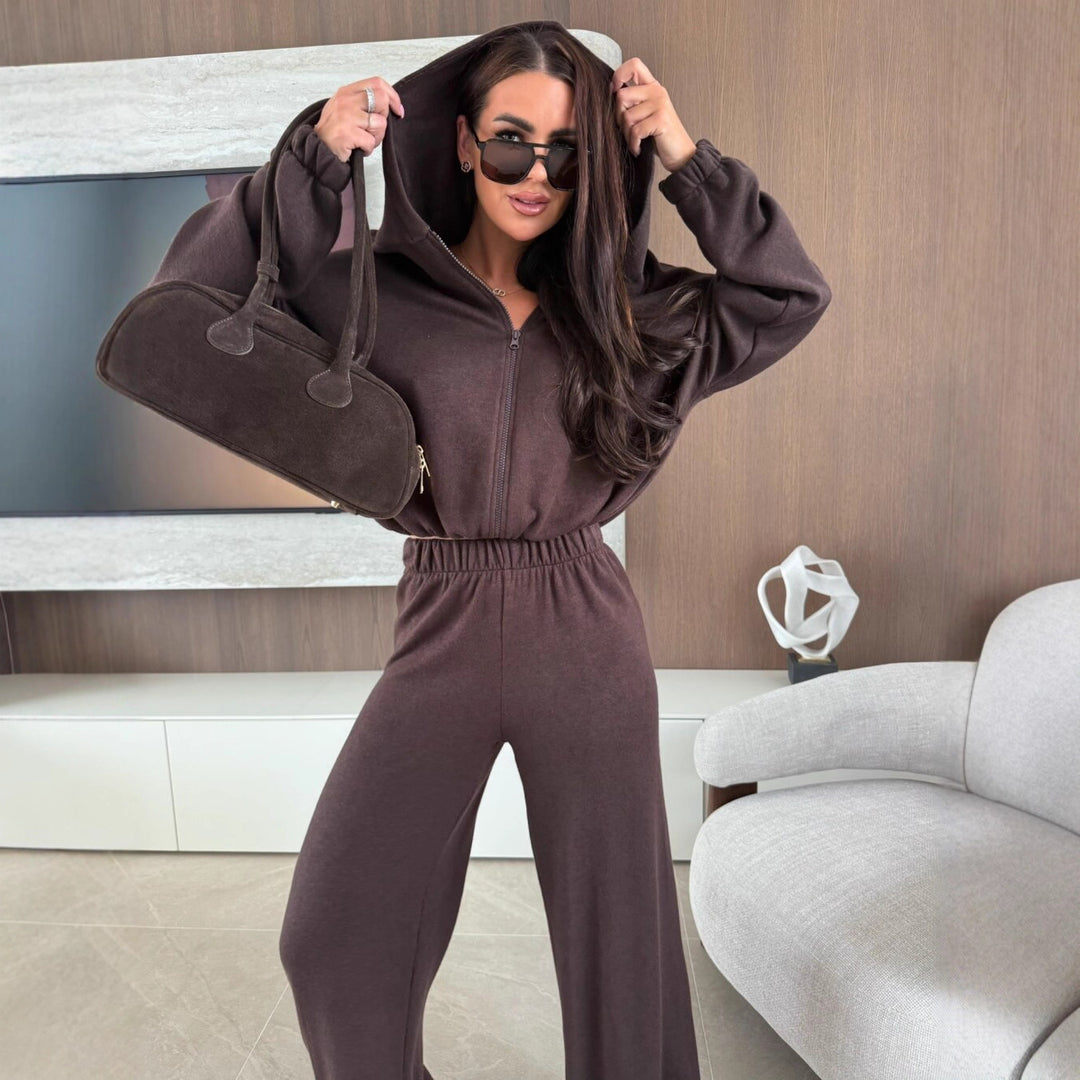 Kvinnors loungekläder set med lös passform och modern hoodie Mirla-Eva Jonsson