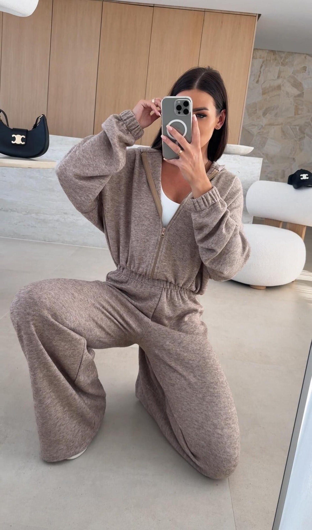 Kvinnors loungekläder set med lös passform och modern hoodie Mirla-Eva Jonsson