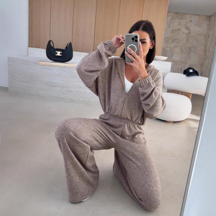 Kvinnors loungekläder set med lös passform och modern hoodie Mirla-Eva Jonsson