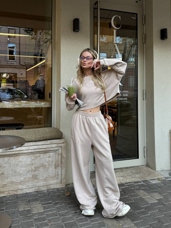 Kvinnors loungewear-set med en lös passform och bekväm topp Mirla-Eva Jonsson