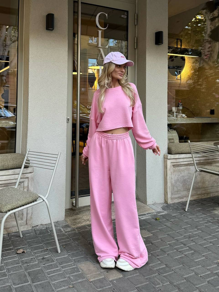 Kvinnors loungewear-set med en lös passform och bekväm topp Mirla-Eva Jonsson