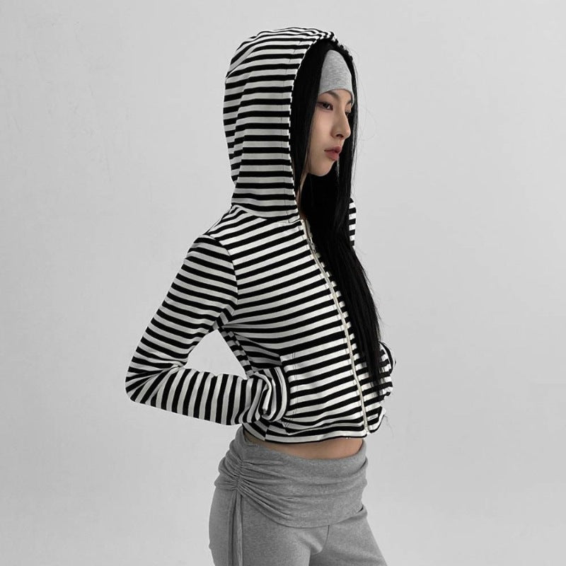 Kvinnors luftiga korta zip-up sweatshirt Mirla-Eva Jonsson