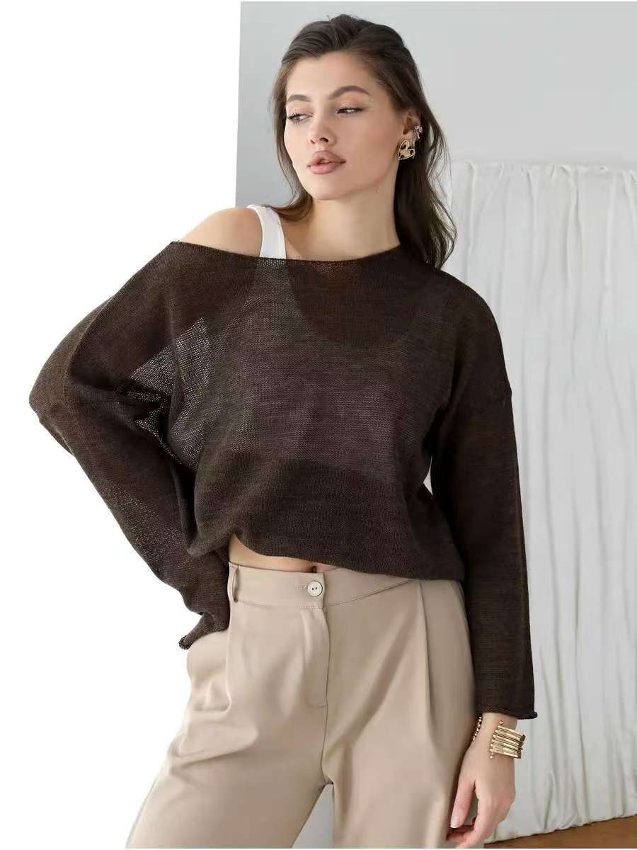 Kvinnors luftiga off-shoulder tröja med bred skärning i finstickad kvalitet Mirla-Eva Jonsson