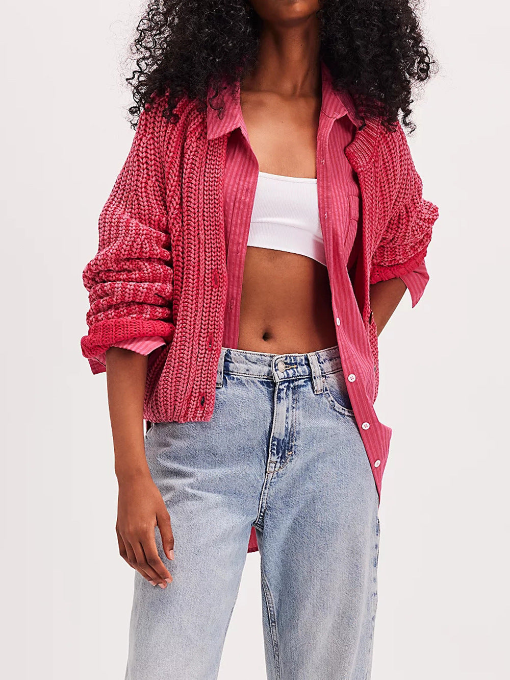 Kvinnors luftiga stickade kofta med stora knappar och modern skärning Mirla-Eva Jonsson