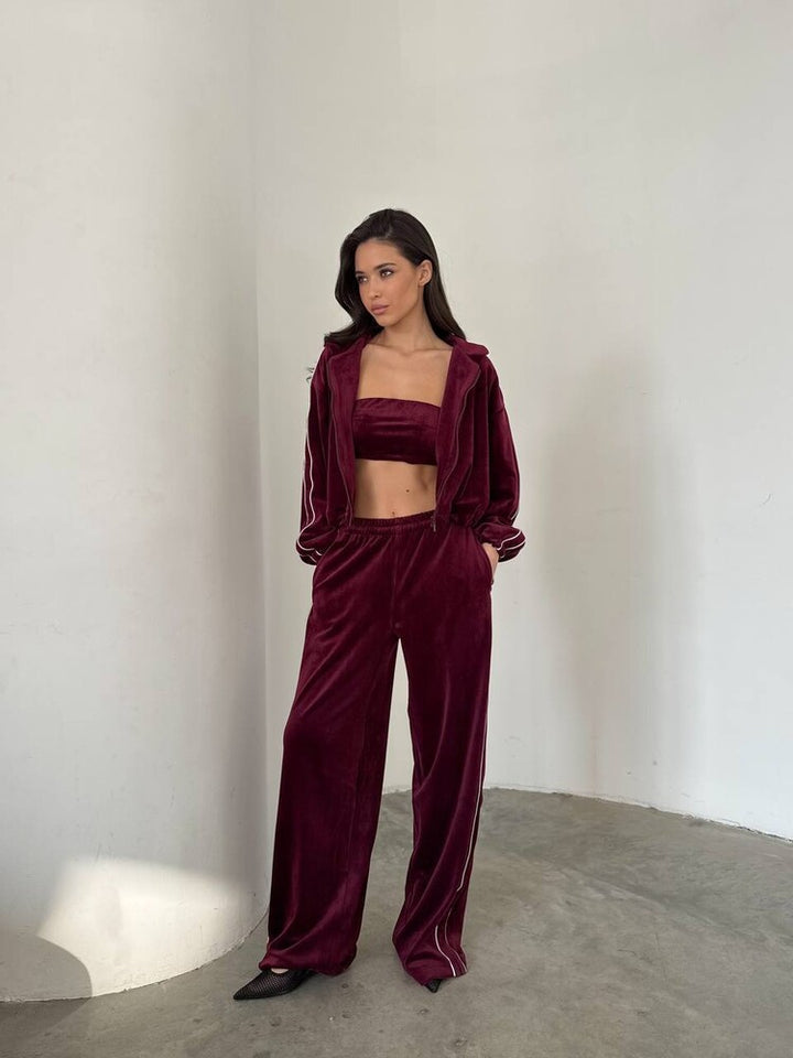 Kvinnors lyxiga velour loungewear set med kort topp och bred klippning Mirla-Eva Jonsson