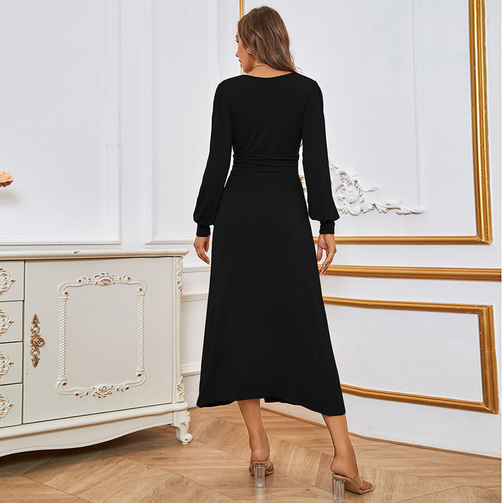 Kvinnors maxi klänning med djup V-hals och elegant sprund Mirla-Eva Jonsson