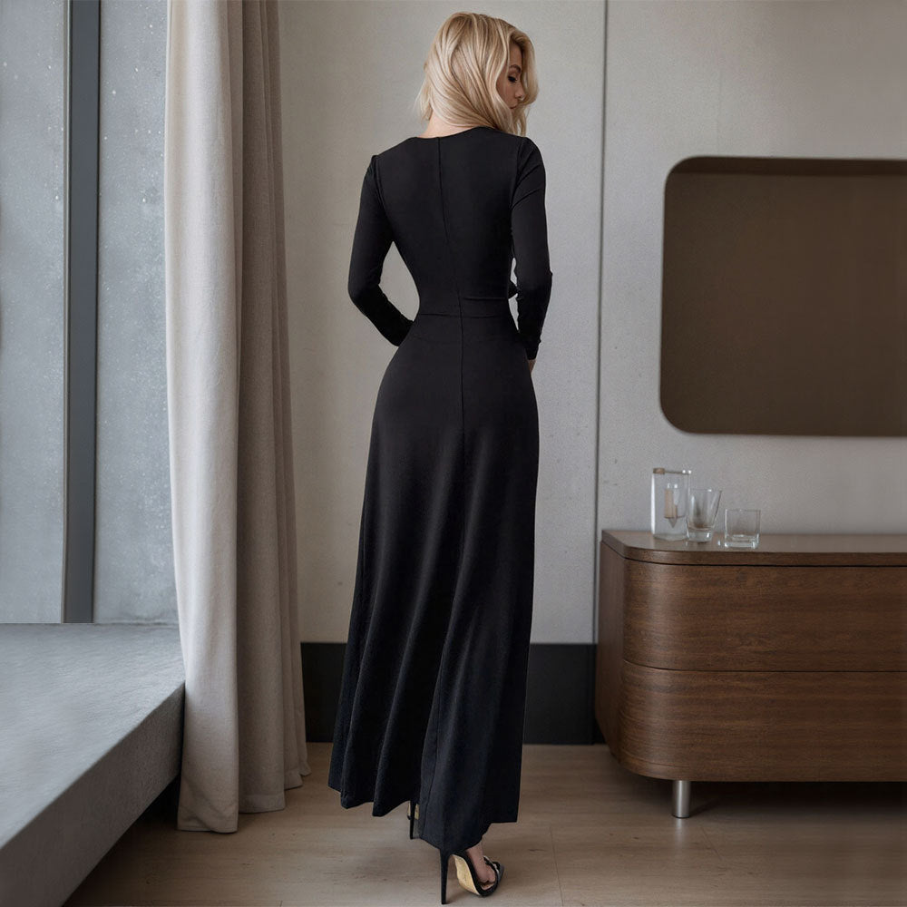 Kvinnors maxi klänning med sidoklipp och elegant drapering Mirla-Eva Jonsson