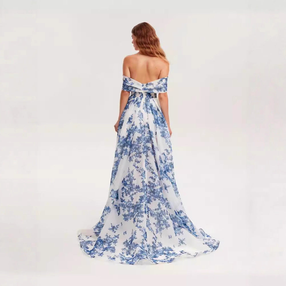 Kvinnors maxiklänning gjord av chiffon med blommönster Mirla-Eva Jonsson
