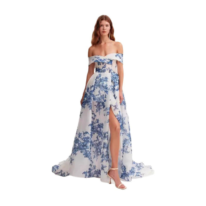 Kvinnors maxiklänning gjord av chiffon med blommönster Mirla-Eva Jonsson