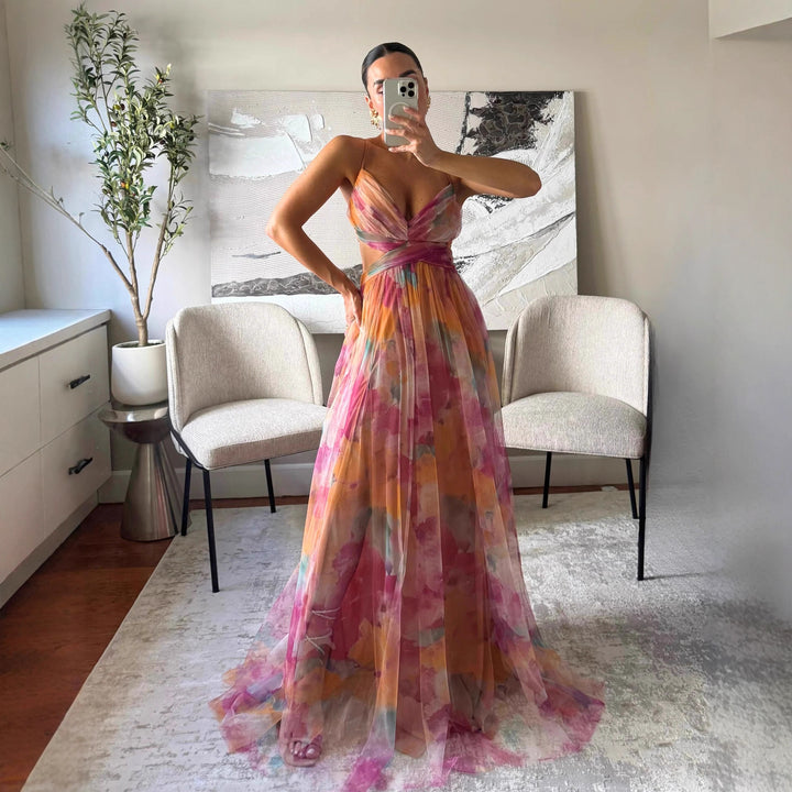 Kvinnors maxiklänning med blommig chiffondesign och elegant midja-Eva Jonsson