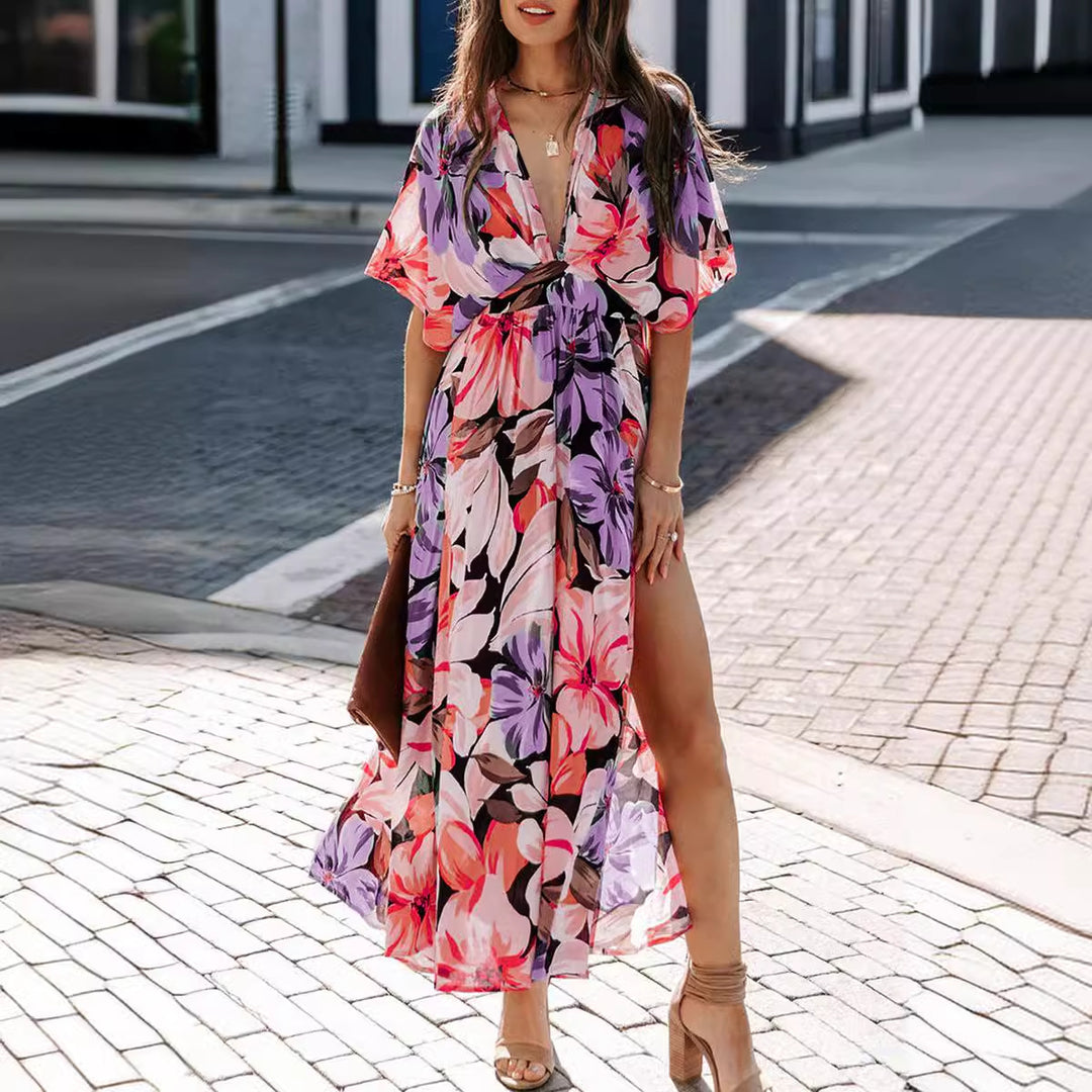 Kvinnors maxiklänning med blommig omslagdesign och djup V-ringning-Eva Jonsson