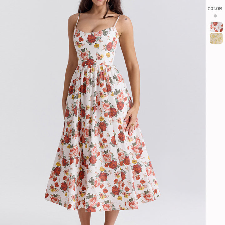 Kvinnors maxiklänning med blommönster och elegant, flytande silhuett Mirla-Eva Jonsson