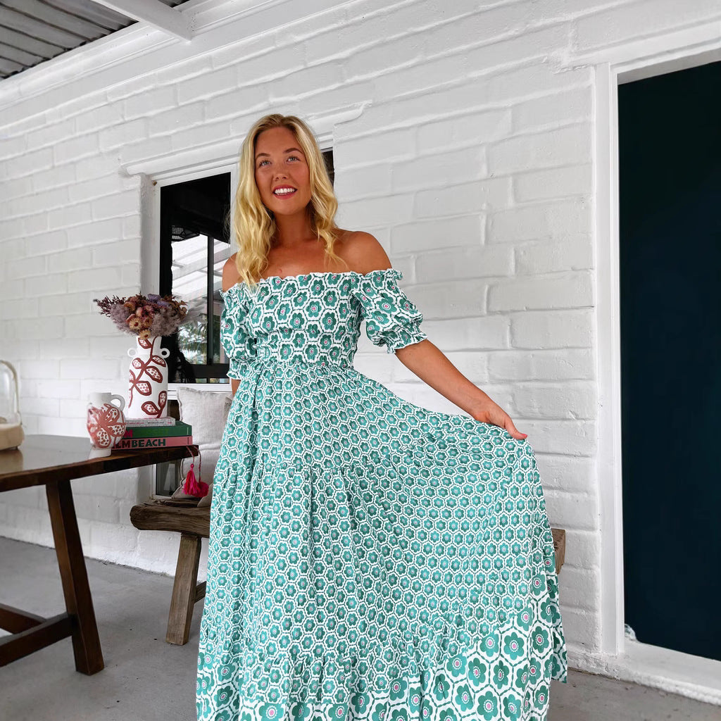 Kvinnors maxiklänning med charmiga volangdetaljer-Eva Jonsson
