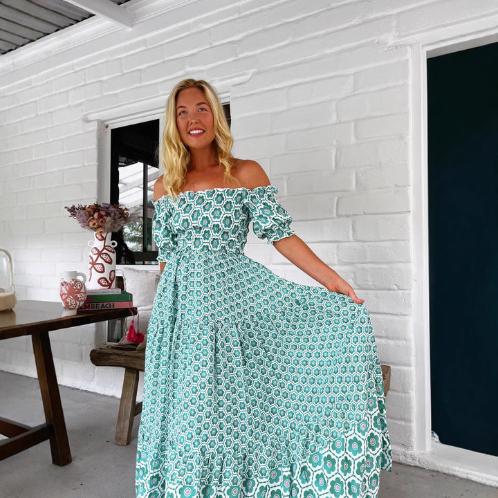 Kvinnors maxiklänning med charmiga volangdetaljer-Eva Jonsson