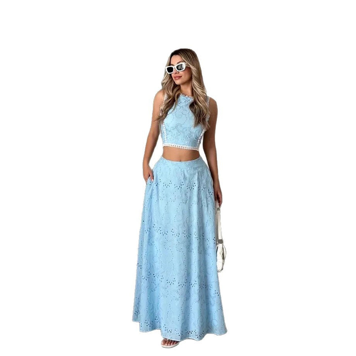 Kvinnors maxiklänning med delikat hål broderimönster och trendig crop top Mirla-Eva Jonsson