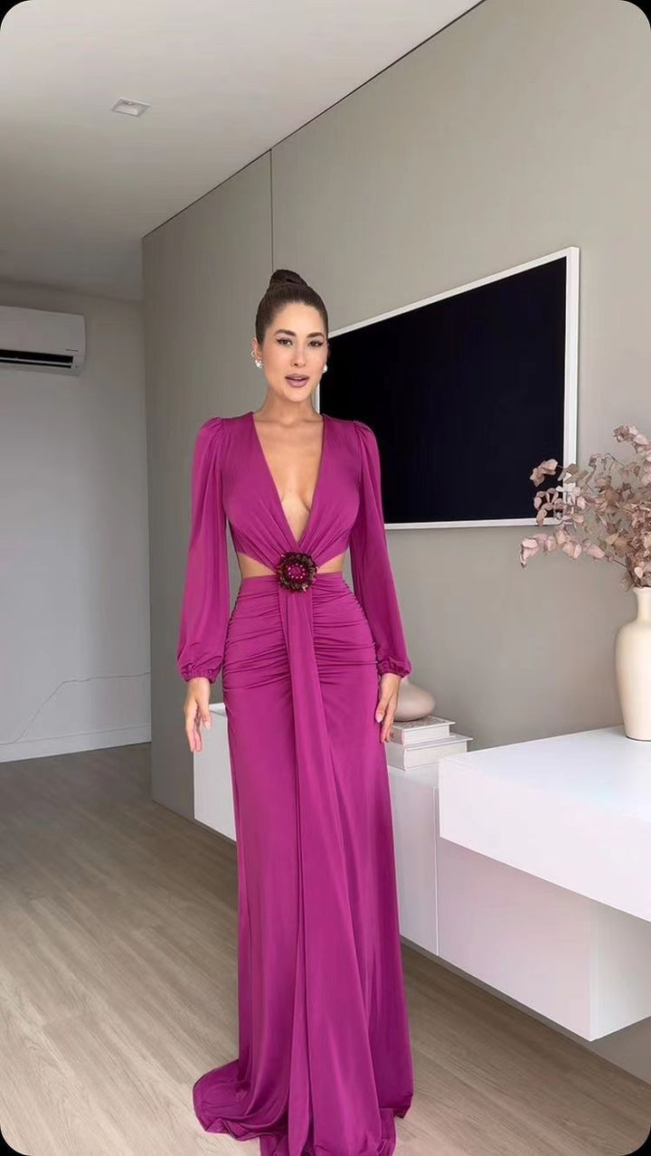 Kvinnors maxiklänning med djup halsringning och elegant drapering-Eva Jonsson