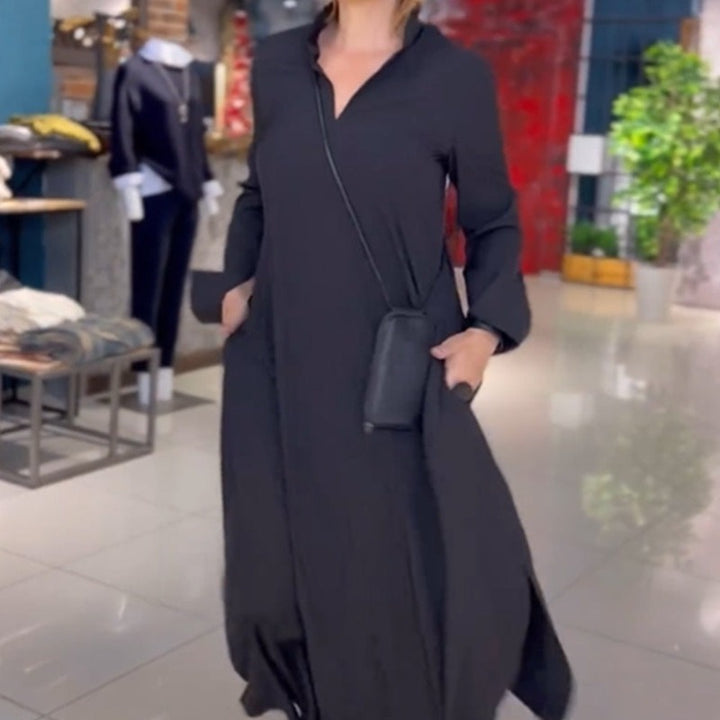 Kvinnors maxiklänning med elegant krage och praktisk fickdesign Mirla-Eva Jonsson
