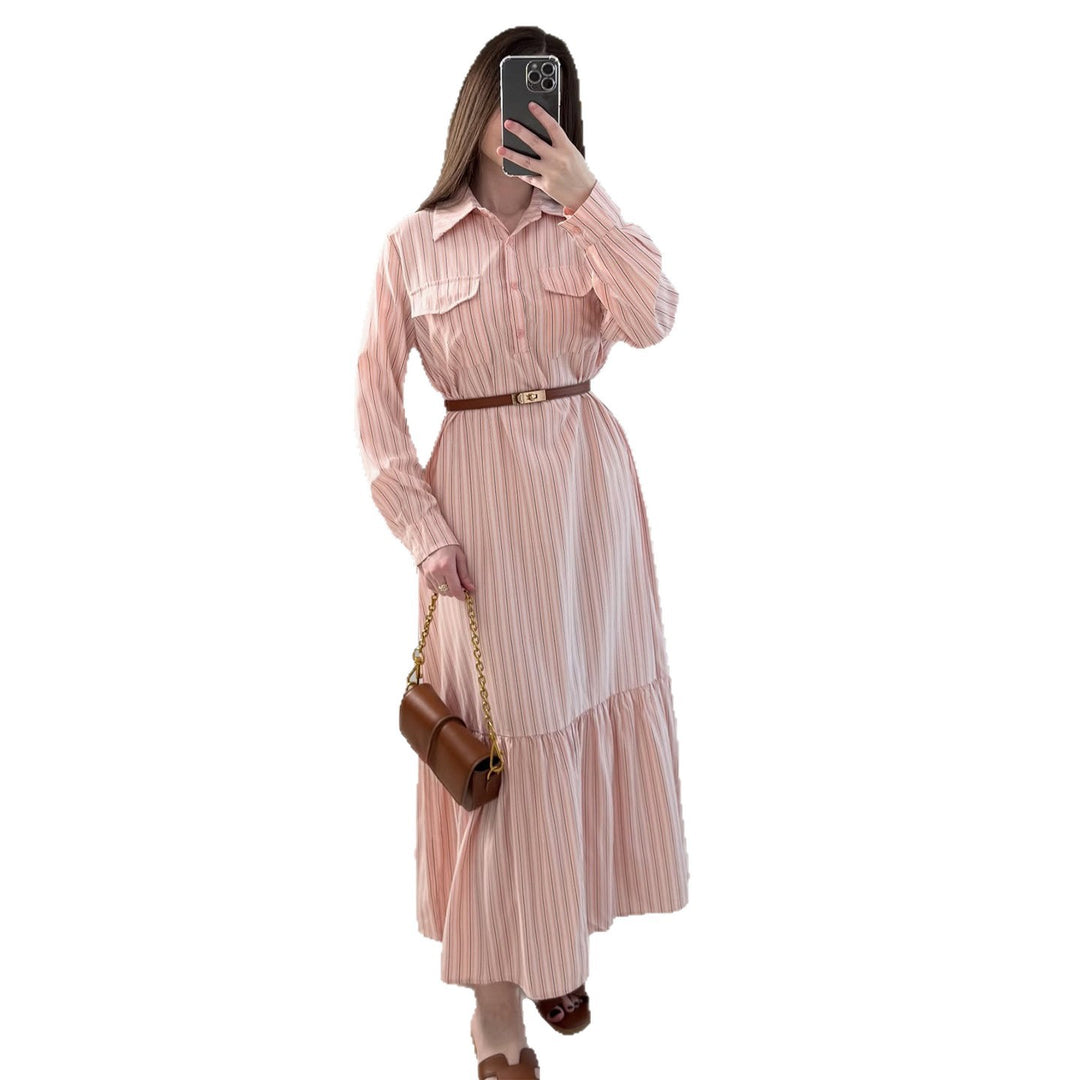 Kvinnors maxiklänning med elegant skjorta blus stil och sofistikerad midjeaccentuering Mirla-Eva Jonsson
