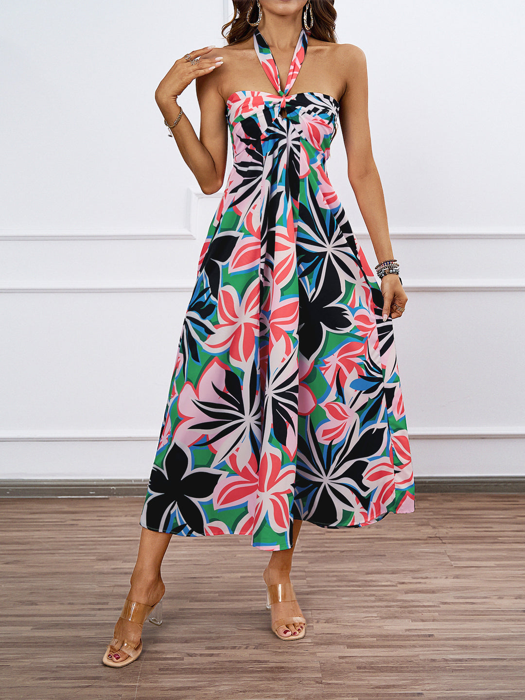 Kvinnors maxiklänning med off-shoulder design och blommönster Mirla-Eva Jonsson