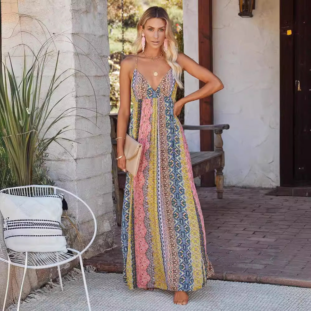 Kvinnors maxiklänning med unik mönsterkombination och justerbara spaghettiband Mirla-Eva Jonsson