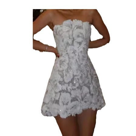 Kvinnors minikjol med blommig spets applikationer och off-the-shoulder design-Eva Jonsson